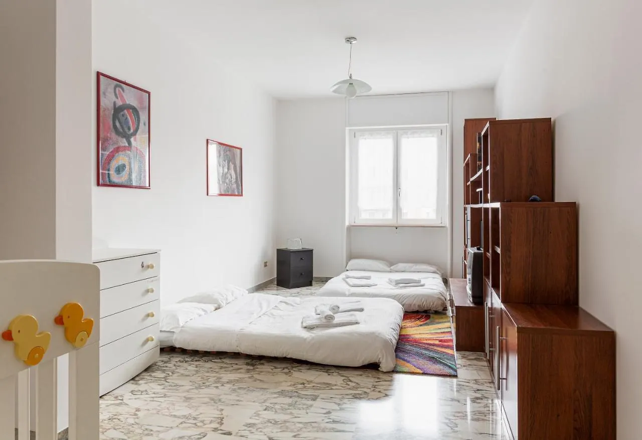 Futon In The House - Milano Apartment